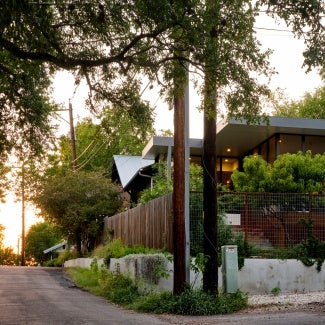 Completed in 2020, the home is a pilot project for the PHIUS 2018+ Source Zero standard and one of the first Passive House projects located in a hot, humid climate.